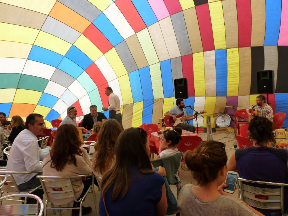 Wind Igloo installation at Mercat del Pla in Lleida